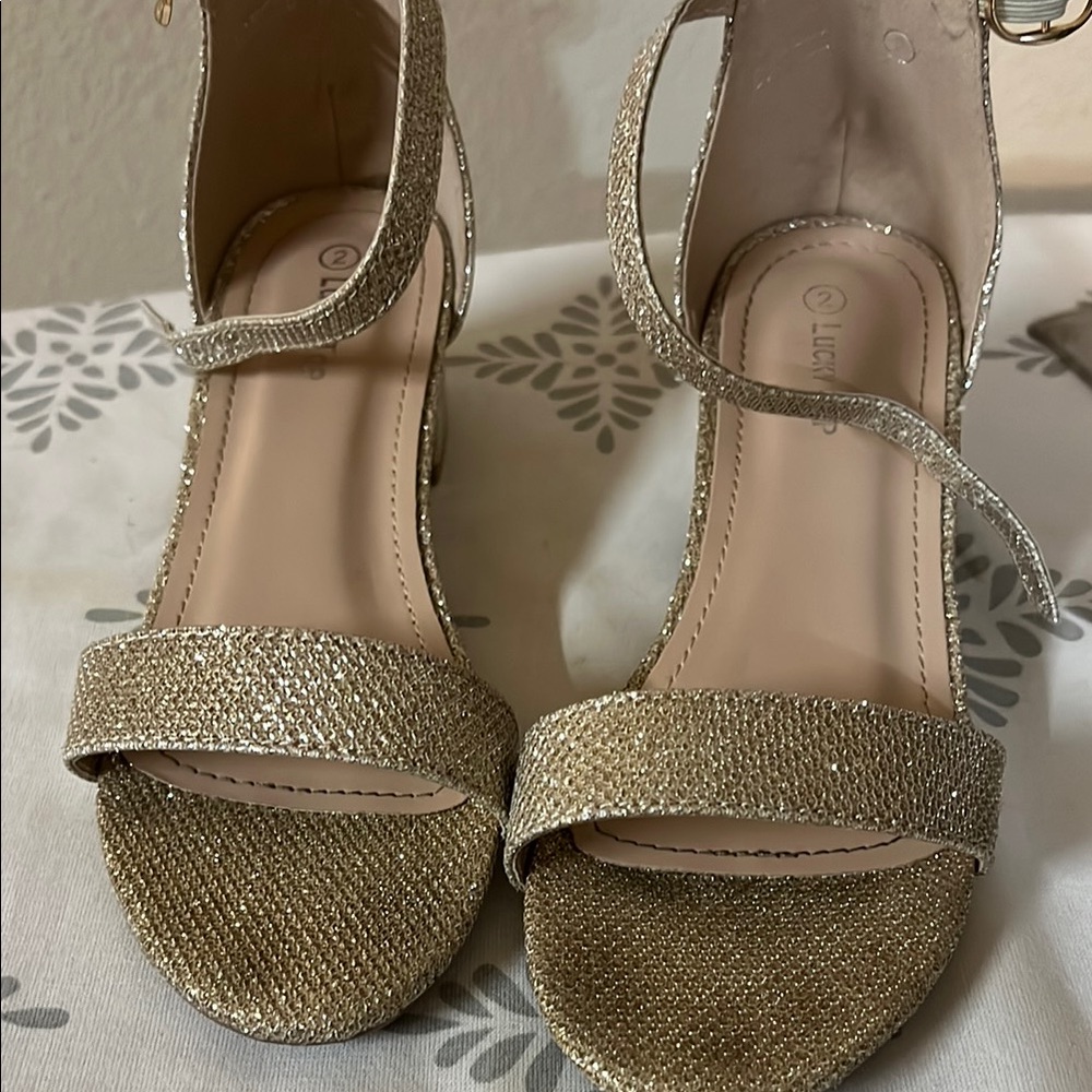 Girls sandals